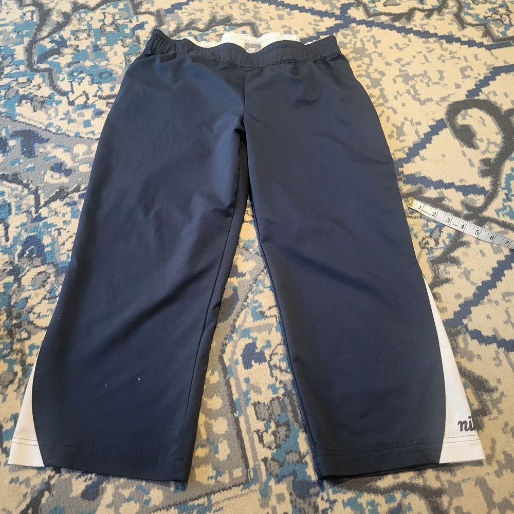 Nike Women's Sportswear Standard FitCropped Pants Size M 10-12